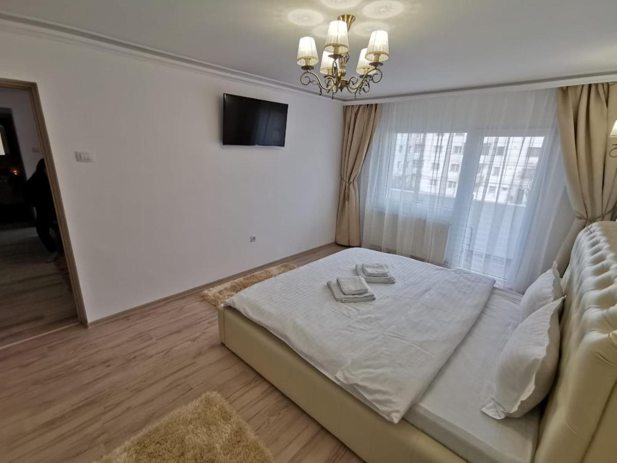 Appartement Apartament Gold Luxury à Tîrgu Ocna Extérieur photo